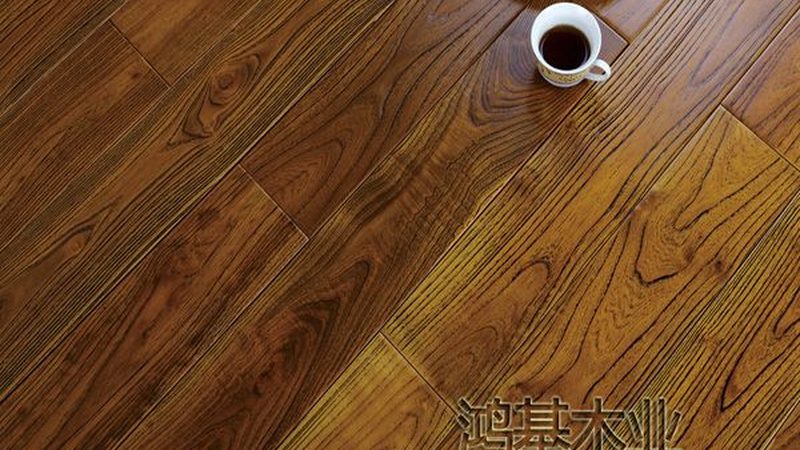 为了避免锁扣地板在铺设过程中出现起拱现象，可以采取以下措施：